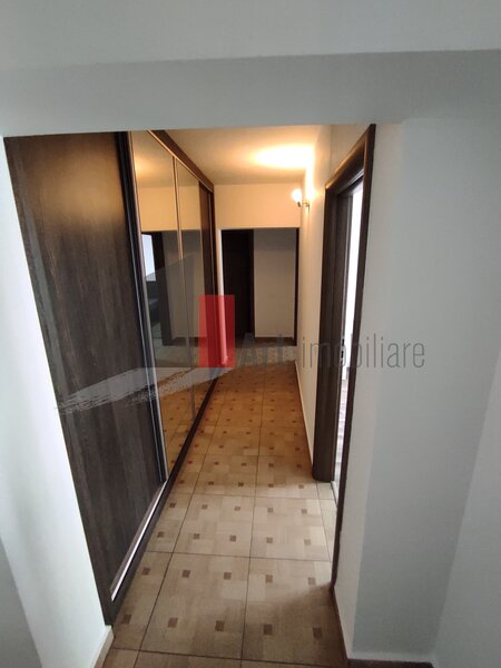 Trei camere de inchiriat zona Metrou Dristor
